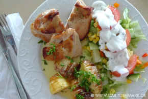 dinner chicken.jpg (96061 byte)