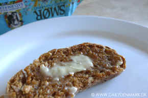 toasted rye bun with Danish butter kopi.jpg (83004 byte)